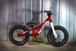 Draisienne INSPYRE 2023 Rocket 12″ 12 Draisienne INSPYRE 2023 Rocket 12″ -Cult Soldes ROCKET RED 1 WEB